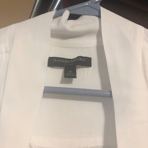 White blouse\tank top